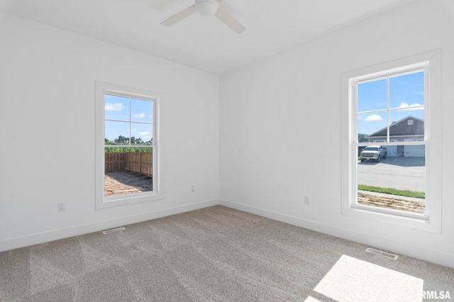 72 Moonlight Court, Chatham, IL 62629