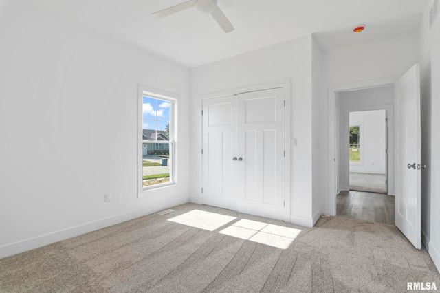 72 Moonlight Court, Chatham, IL 62629