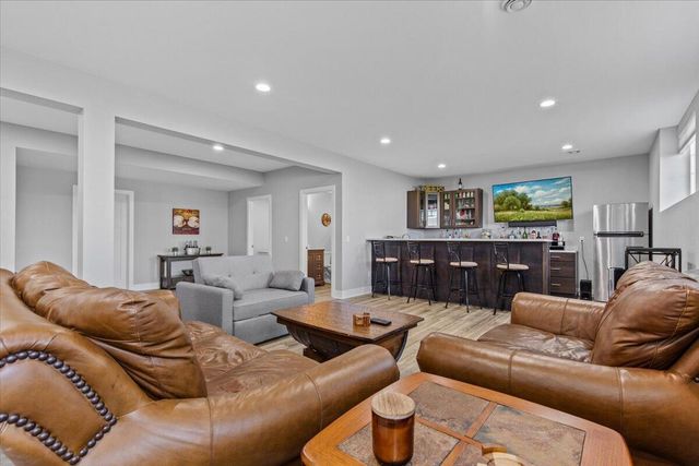W158N6711 Tamarack TRAIL, Menomonee Falls, WI 53051