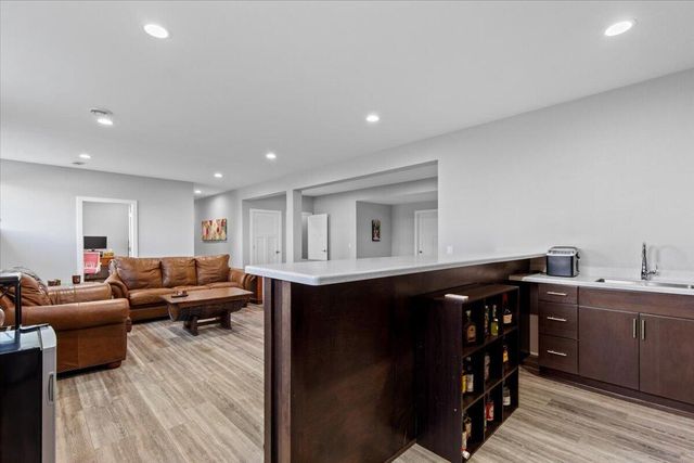W158N6711 Tamarack TRAIL, Menomonee Falls, WI 53051