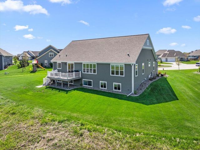 W158N6711 Tamarack TRAIL, Menomonee Falls, WI 53051
