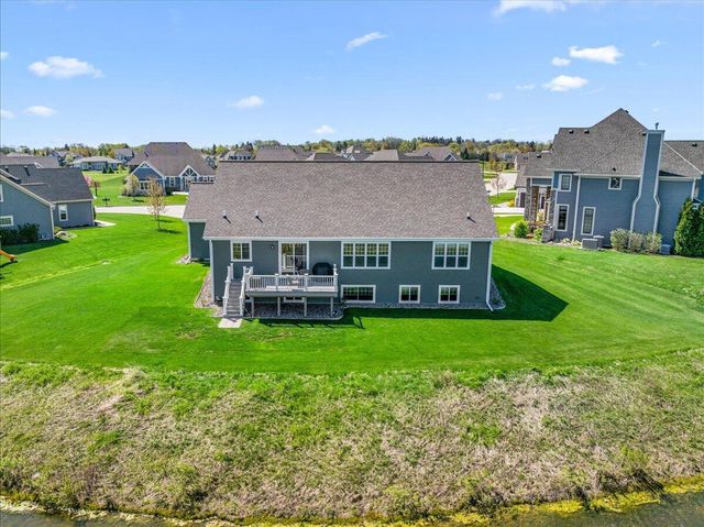 W158N6711 Tamarack TRAIL, Menomonee Falls, WI 53051