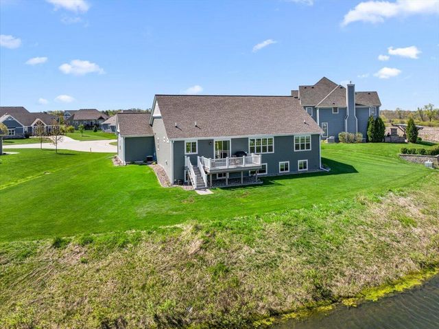 W158N6711 Tamarack TRAIL, Menomonee Falls, WI 53051