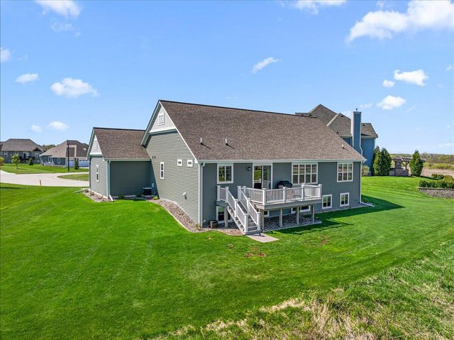 W158N6711 Tamarack TRAIL, Menomonee Falls, WI 53051