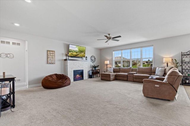 W158N6711 Tamarack TRAIL, Menomonee Falls, WI 53051