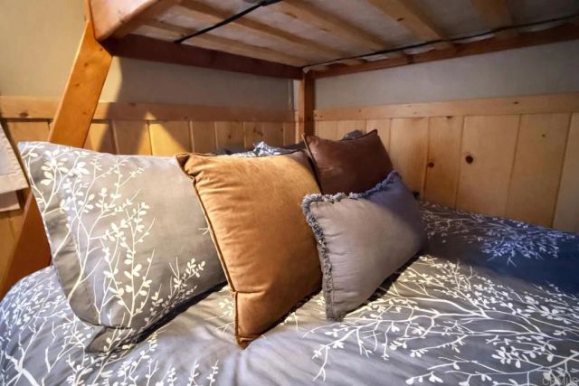 651 S Knight Avenue, Big Bear Lake, CA 92315