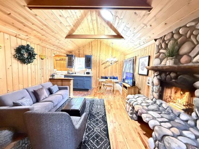 651 S Knight Avenue, Big Bear Lake, CA 92315