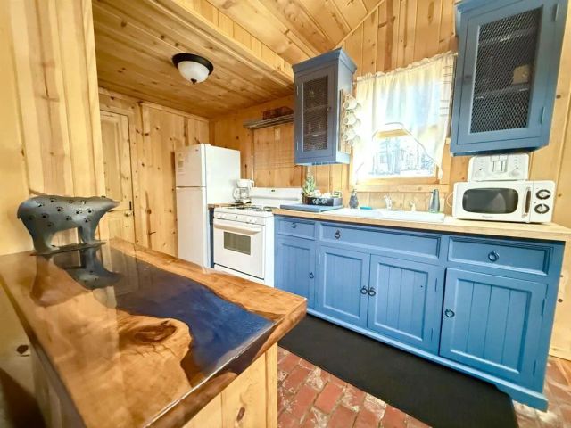 651 S Knight Avenue, Big Bear Lake, CA 92315