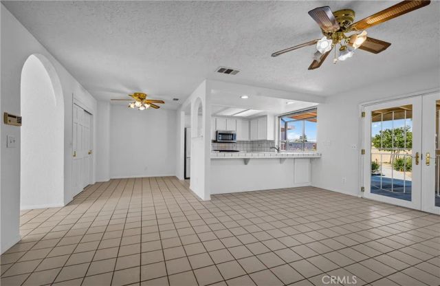 10658 9th Avenue, Hesperia, CA 92345