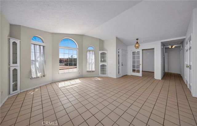 10658 9th Avenue, Hesperia, CA 92345