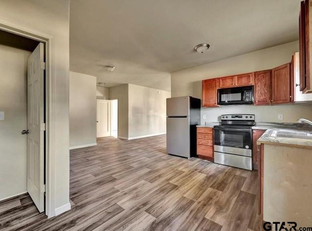 511 Woodlawn, Henderson, TX 75652