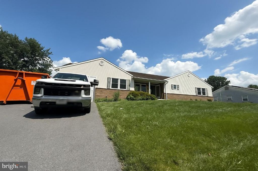 13929 GREEN MOUNTAIN DR, Maugansville, MD 21767