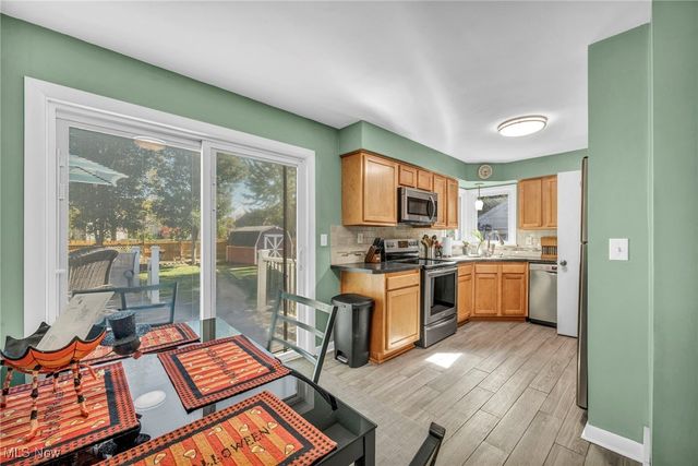 3285 Stoney Ridge Road, Avon, OH 44011