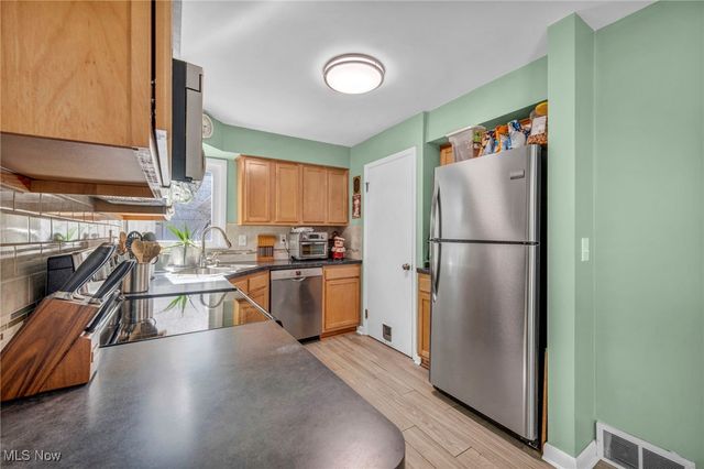 3285 Stoney Ridge Road, Avon, OH 44011