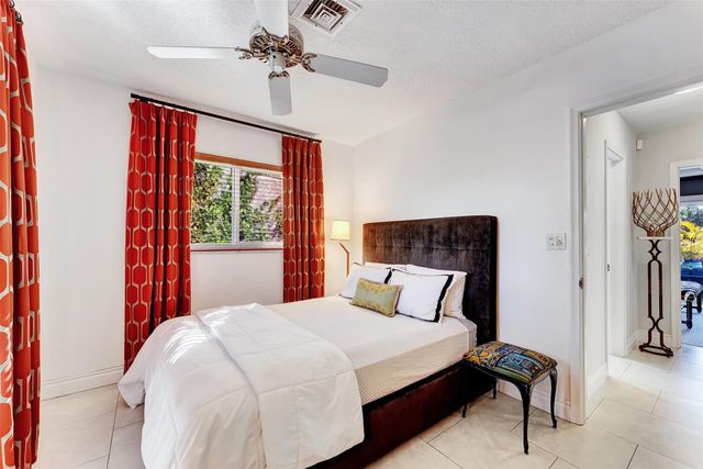 2116 NE 25th Street, Wilton Manors, FL 33305