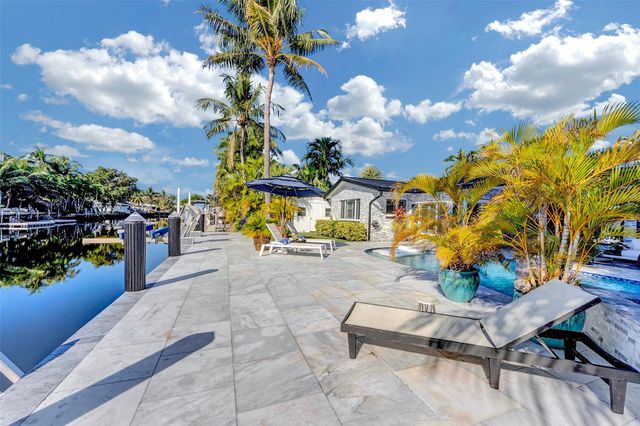 2116 NE 25th Street, Wilton Manors, FL 33305