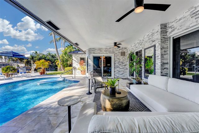 2116 NE 25th Street, Wilton Manors, FL 33305