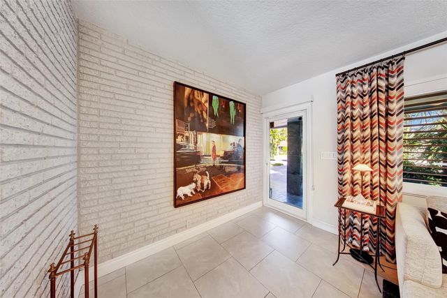 2116 NE 25th Street, Wilton Manors, FL 33305