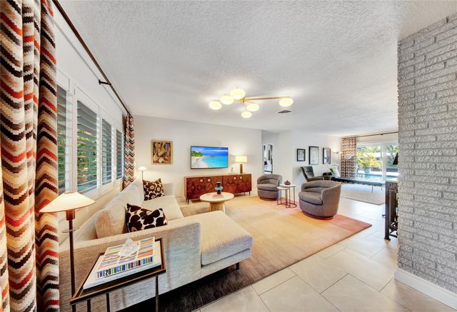 2116 NE 25th Street, Wilton Manors, FL 33305