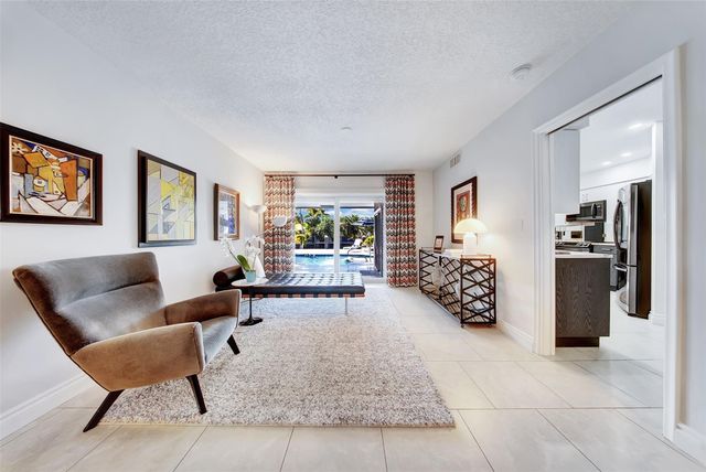 2116 NE 25th Street, Wilton Manors, FL 33305