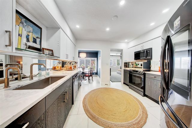 2116 NE 25th Street, Wilton Manors, FL 33305