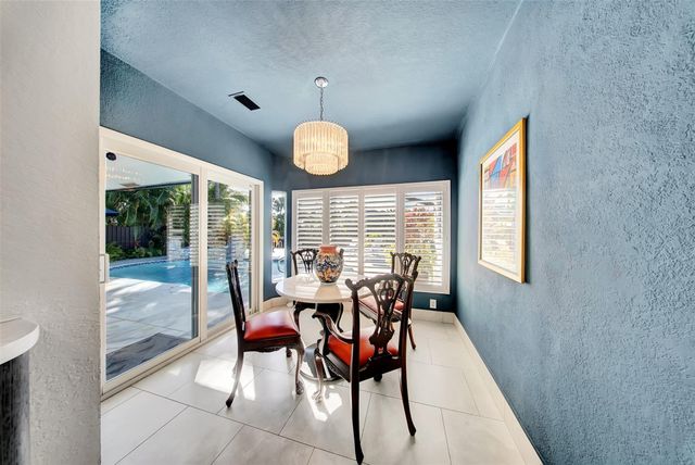 2116 NE 25th Street, Wilton Manors, FL 33305