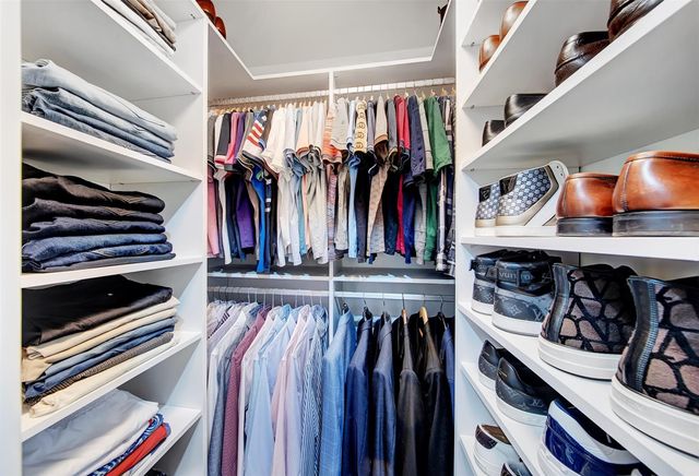 2116 NE 25th Street, Wilton Manors, FL 33305