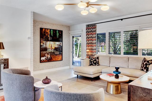 2116 NE 25th Street, Wilton Manors, FL 33305