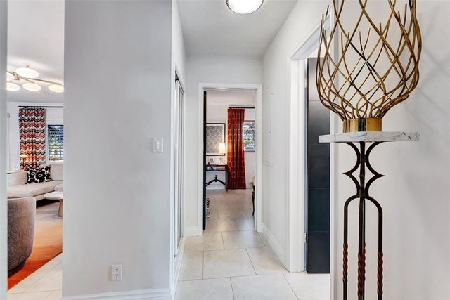 2116 NE 25th Street, Wilton Manors, FL 33305