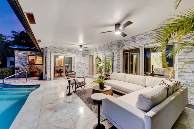 2116 NE 25th Street, Wilton Manors, FL 33305