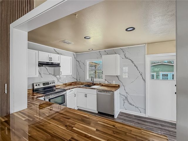 3437 Austin St, Corpus Christi, TX 78411