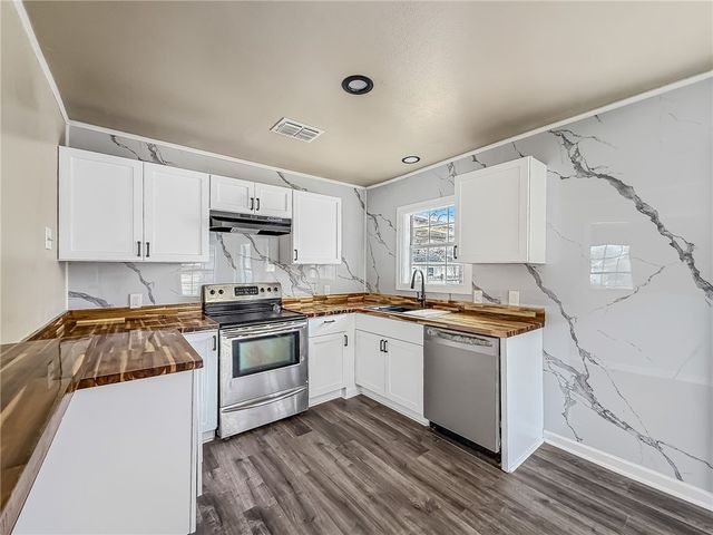 3437 Austin St, Corpus Christi, TX 78411