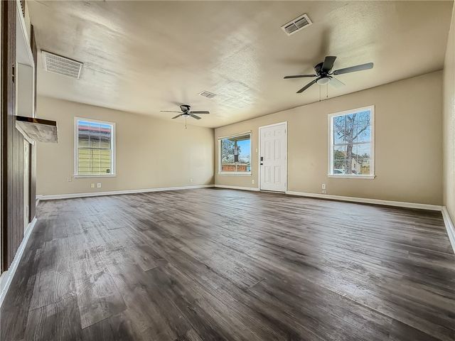 3437 Austin St, Corpus Christi, TX 78411