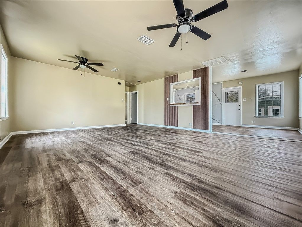 3437 Austin St, Corpus Christi, TX 78411 — photo 5