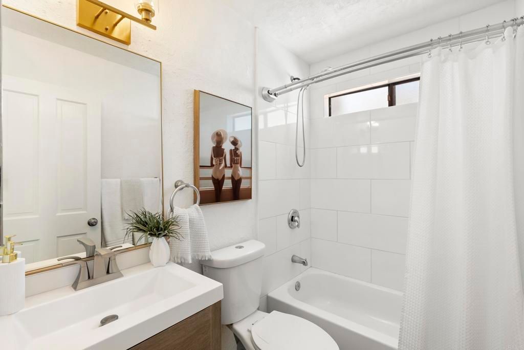 Image 8 of property listing at 231 22nd Street, Del Mar, CA 92014