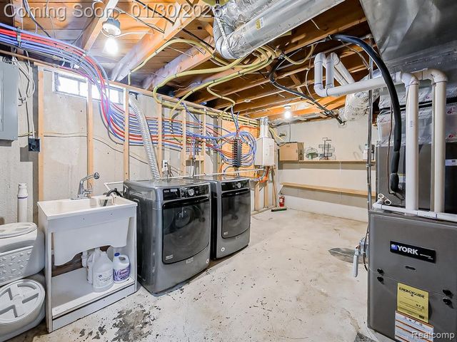 3877 Niagara Street, Wayne, MI 48184