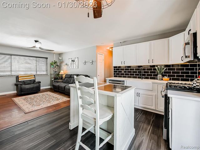 3877 Niagara Street, Wayne, MI 48184