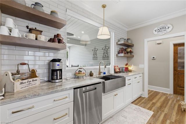 207 Wynnfall Drive, Lexington, NC 27295