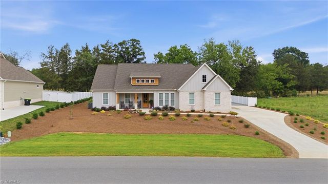 207 Wynnfall Drive, Lexington, NC 27295