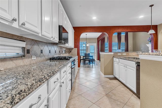 210 Rose Garden Way, Red Oak, TX 75154