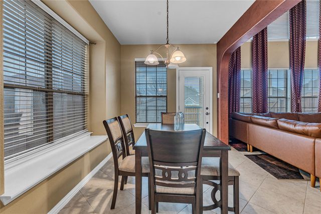 210 Rose Garden Way, Red Oak, TX 75154