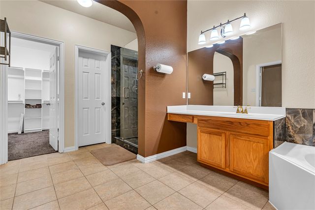 210 Rose Garden Way, Red Oak, TX 75154