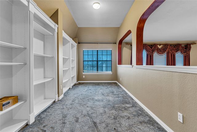 210 Rose Garden Way, Red Oak, TX 75154