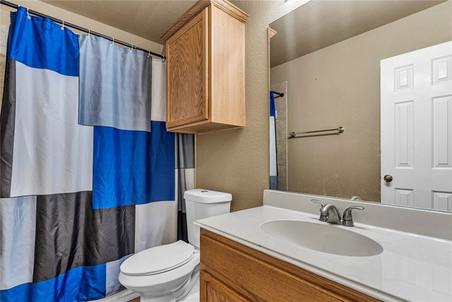 210 Rose Garden Way, Red Oak, TX 75154