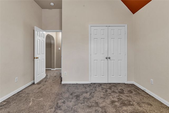 210 Rose Garden Way, Red Oak, TX 75154