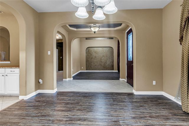 210 Rose Garden Way, Red Oak, TX 75154