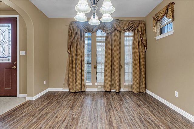 210 Rose Garden Way, Red Oak, TX 75154