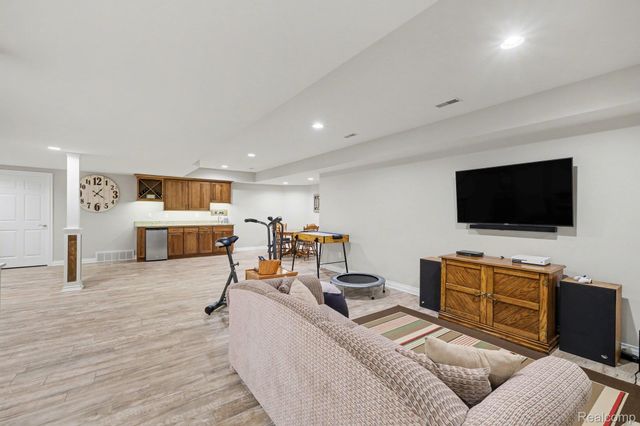 1720 N Lake Pleasant Road, Arcadia Township, MI 48412