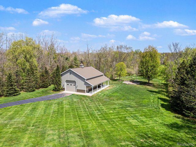 1720 N Lake Pleasant Road, Arcadia Township, MI 48412