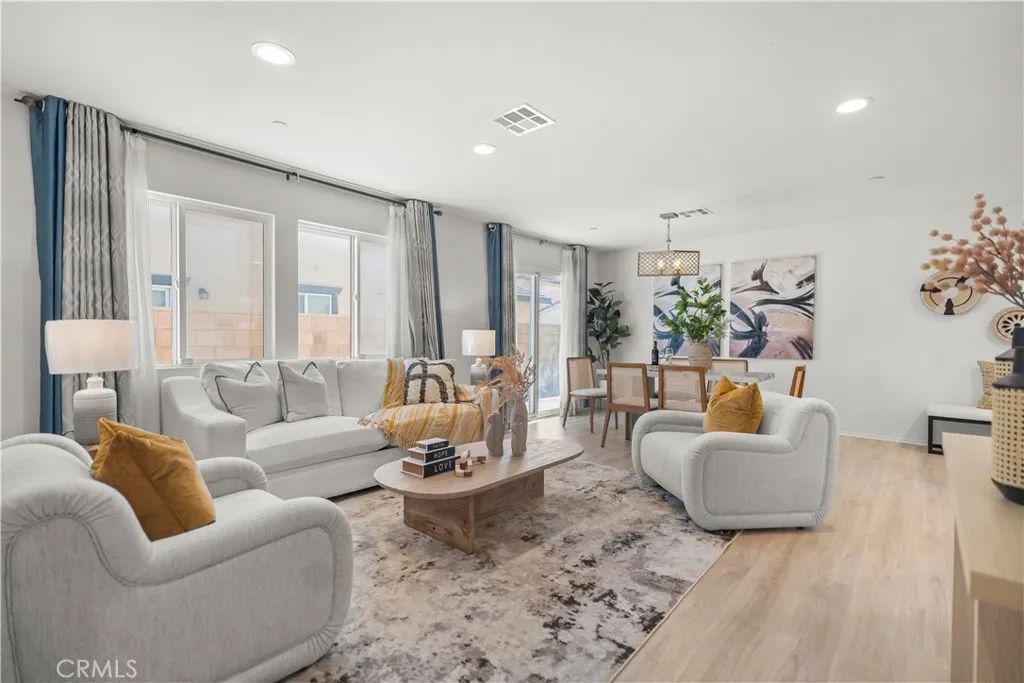 2854 E Sarnia, Ontario, CA 91761